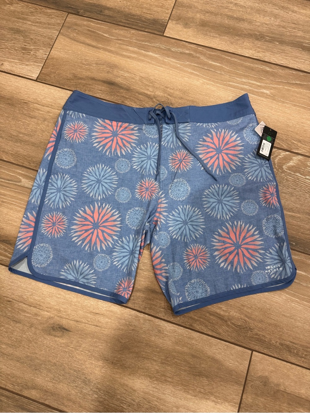 Travis Matthew Men's Blue Floral Print Board Shorts